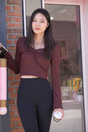 动漫人物打扑克